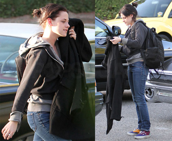 Photos of Kristen Stewart in LA 2009-10-29 20:29:14 Photos of Kristen Stewart in LA 2009-10-29 20:29:14