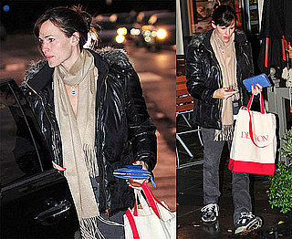 Photos of Jennifer Garner Shopping in the Rain in LA