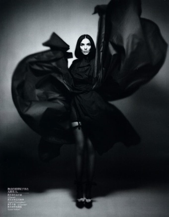 Mariacarla Boscono in Vogue China Demember 2009