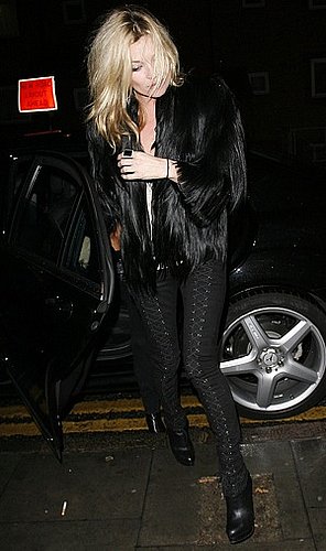 Photo of Kate Moss Wearing Black Lace-Up Jeans in London 2009-11-16 04:50:22