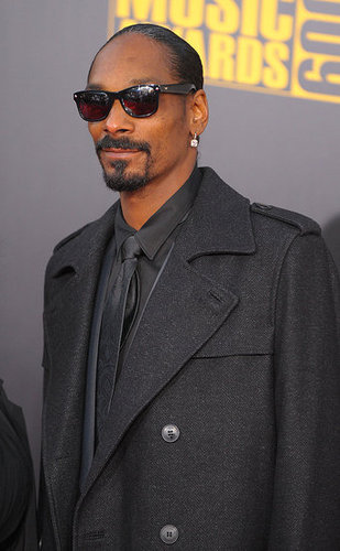 Snoop Dogg Stays Chill Snoop Dogg Stays Chill