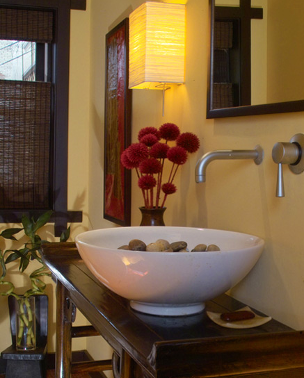 Interior designer Lori Graham gave this bathroom an earthy feel with her use of natural elements, including these dark brown bamboo shades.
Source
Interior designer Lori Graham gave this bathroom an earthy feel with her use of natural elements, including these dark brown bamboo shades.
Source