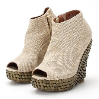 Jeffrey Campbell Tick Natural Wedges: Love It or Hate It? 