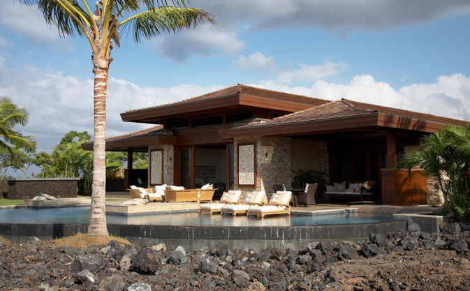 Cher Auctions Off Her Hawaiian Getaway Cher Auctions Off Her Hawaiian Getaway