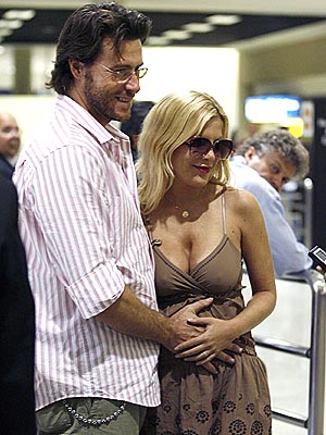 Tori Spelling is Pregnant Tori Spelling is Pregnant