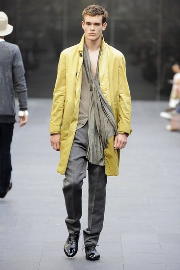 Cool Monochrome At Burberry Prorsum 