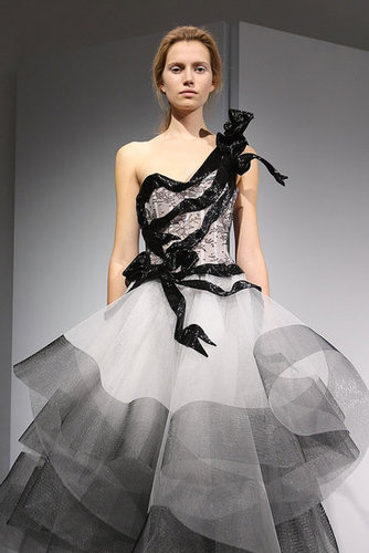 At Marchesa Fall 2009, Beauty Is Pain At Marchesa Fall 2009, Beauty Is Pain