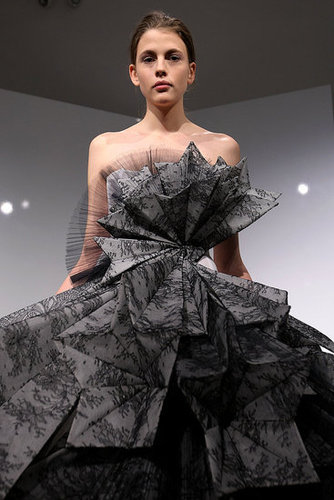 At Marchesa Fall 2009, Beauty Is Pain At Marchesa Fall 2009, Beauty Is Pain