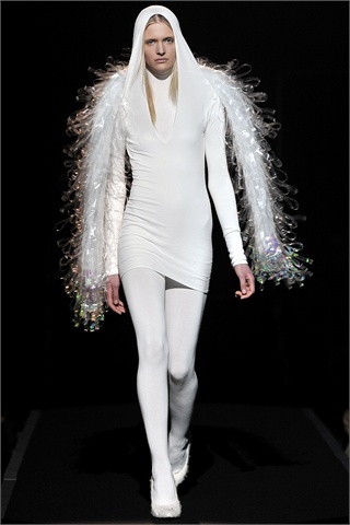 Maison Martin Margiela Fall 2009: Doing Well, Head in the Clouds Maison Martin Margiela Fall 2009: Doing Well, Head in the Clouds
