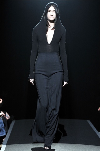 Maison Martin Margiela Fall 2009: Doing Well, Head in the Clouds Maison Martin Margiela Fall 2009: Doing Well, Head in the Clouds