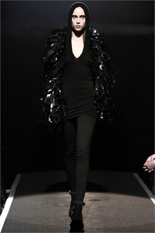 Maison Martin Margiela Fall 2009: Doing Well, Head in the Clouds Maison Martin Margiela Fall 2009: Doing Well, Head in the Clouds