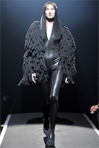 Maison Martin Margiela Fall 2009: Doing Well, Head in the Clouds Maison Martin Margiela Fall 2009: Doing Well, Head in the Clouds