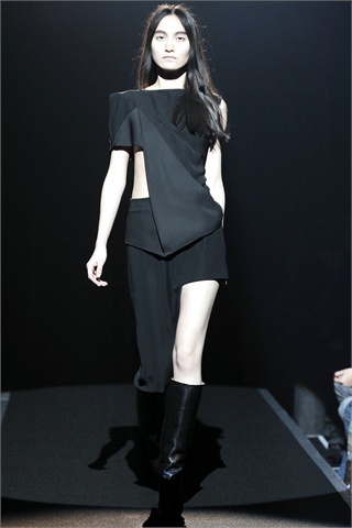 Maison Martin Margiela Fall 2009: Doing Well, Head in the Clouds Maison Martin Margiela Fall 2009: Doing Well, Head in the Clouds