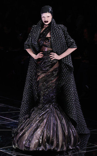 Alexander McQueen Fall 2009: A Twisted Fantasy Alexander McQueen Fall 2009: A Twisted Fantasy