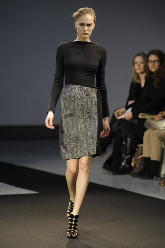 RM by Roland Mouret Fall 2009: "The Work of a Local Dressmaker" RM by Roland Mouret Fall 2009: "The Work of a Local Dressmaker"