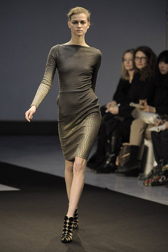 RM by Roland Mouret Fall 2009: "The Work of a Local Dressmaker" RM by Roland Mouret Fall 2009: "The Work of a Local Dressmaker"