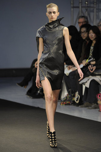 RM by Roland Mouret Fall 2009: "The Work of a Local Dressmaker" RM by Roland Mouret Fall 2009: "The Work of a Local Dressmaker"