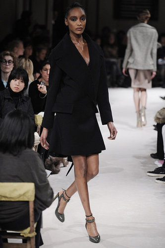 Miu Miu Fall 2009: A Sultry Riff on the Bourgeois Miu Miu Fall 2009: A Sultry Riff on the Bourgeois