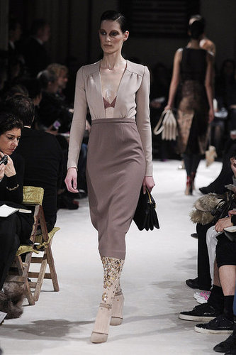 Miu Miu Fall 2009: A Sultry Riff on the Bourgeois Miu Miu Fall 2009: A Sultry Riff on the Bourgeois