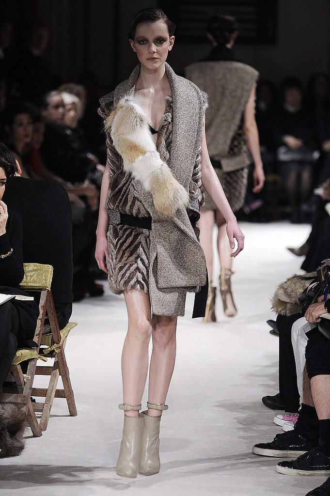 Miu Miu Fall 2009: A Sultry Riff on the Bourgeois Miu Miu Fall 2009: A Sultry Riff on the Bourgeois