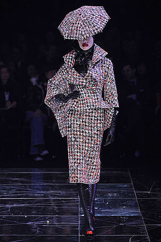 Alexander McQueen Fall 2009: A Twisted Fantasy Alexander McQueen Fall 2009: A Twisted Fantasy