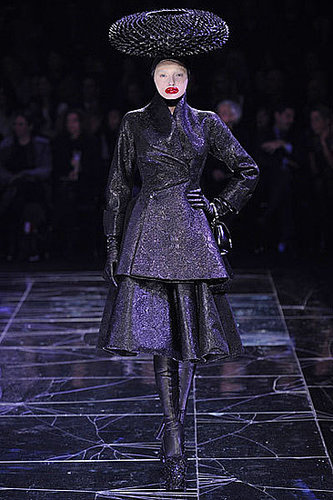 Alexander McQueen Fall 2009: A Twisted Fantasy Alexander McQueen Fall 2009: A Twisted Fantasy