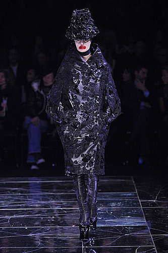 Alexander McQueen Fall 2009: A Twisted Fantasy Alexander McQueen Fall 2009: A Twisted Fantasy
