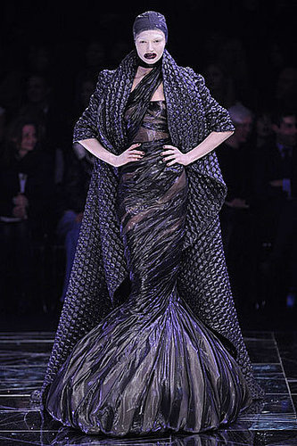 Alexander McQueen Fall 2009: A Twisted Fantasy Alexander McQueen Fall 2009: A Twisted Fantasy