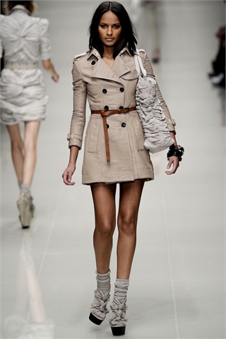 Burberry Returns to Home Turf for Spring 2010 Burberry Returns to Home Turf for Spring 2010