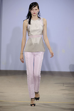 A Softer Side of Jonathan Saunders for Spring 2010 A Softer Side of Jonathan Saunders for Spring 2010