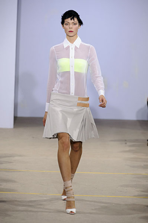 A Softer Side of Jonathan Saunders for Spring 2010 A Softer Side of Jonathan Saunders for Spring 2010