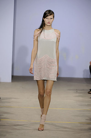 A Softer Side of Jonathan Saunders for Spring 2010 A Softer Side of Jonathan Saunders for Spring 2010
