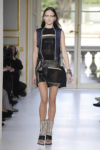 Balenciaga Aims to Go Thorougly Modern for Spring 2010 Balenciaga Aims to Go Thorougly Modern for Spring 2010