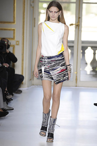 Balenciaga Aims to Go Thorougly Modern for Spring 2010 Balenciaga Aims to Go Thorougly Modern for Spring 2010