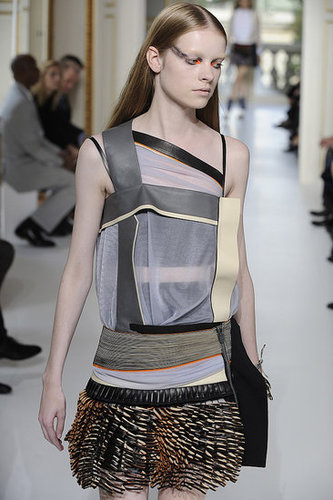 Balenciaga Aims to Go Thorougly Modern for Spring 2010 Balenciaga Aims to Go Thorougly Modern for Spring 2010