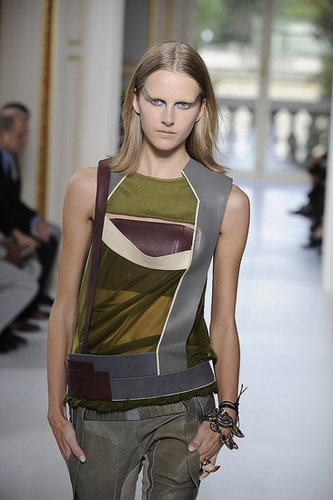 Balenciaga Aims to Go Thorougly Modern for Spring 2010 Balenciaga Aims to Go Thorougly Modern for Spring 2010