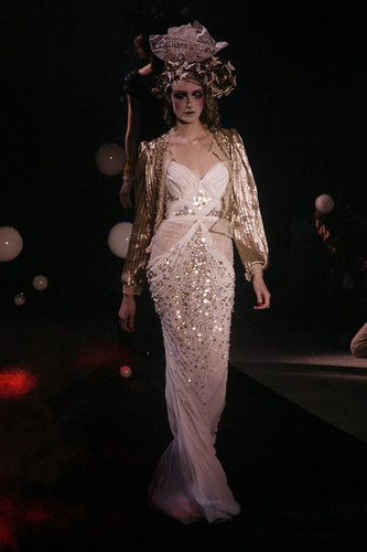 John Galliano Harks Back to Fading Film Stars for Spring 2010 John Galliano Harks Back to Fading Film Stars for Spring 2010