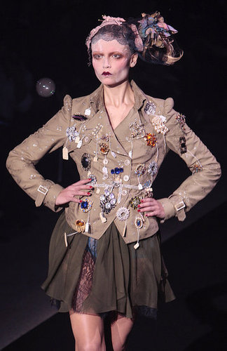 John Galliano Harks Back to Fading Film Stars for Spring 2010 John Galliano Harks Back to Fading Film Stars for Spring 2010