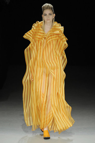 Paris Fashion Week: Issey Miyake Fall 2009 Paris Fashion Week: Issey Miyake Fall 2009