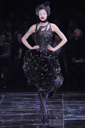 Paris Fashion Week: Alexander McQueen Fall 2009 Paris Fashion Week: Alexander McQueen Fall 2009