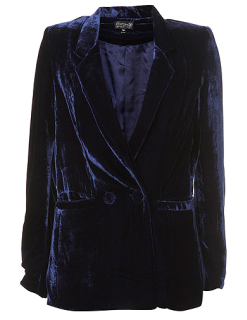 A soft, eye-catching boyfriend jacket. A soft, eye-catching boyfriend jacket.