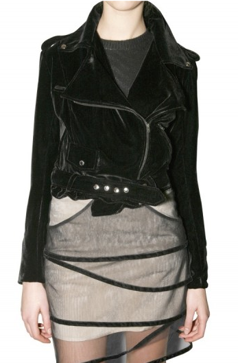 A classic jacket in a very fresh shade. A classic jacket in a very fresh shade.