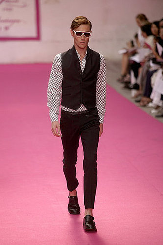 Paris: Emanuel Ungaro Men's Spring 2010 Paris: Emanuel Ungaro Men's Spring 2010