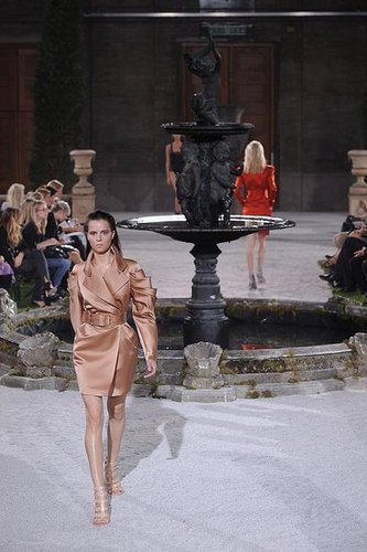 London Fashion Week: Julien Macdonald Spring 2010 London Fashion Week: Julien Macdonald Spring 2010