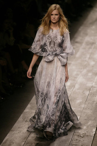 Paris Fashion Week: Valentino Spring 2010 Paris Fashion Week: Valentino Spring 2010