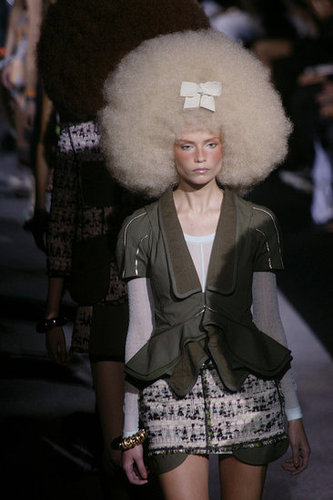 Paris Fashion Week: Louis Vuitton Spring 2010 Paris Fashion Week: Louis Vuitton Spring 2010