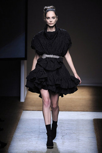 Paris Fashion Week: Yves Saint Laurent Spring 2010 Paris Fashion Week: Yves Saint Laurent Spring 2010