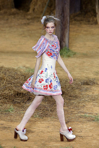 Paris Fashion Week: Chanel Spring 2010 Paris Fashion Week: Chanel Spring 2010