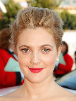 Photo of Drew Barrymore at 2009 Primetime Emmy Awards 2009-09-20 17:31:04