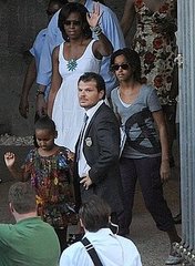 Sasha and Malia Obama Make Gelato at Giolitti in Rome, Italy